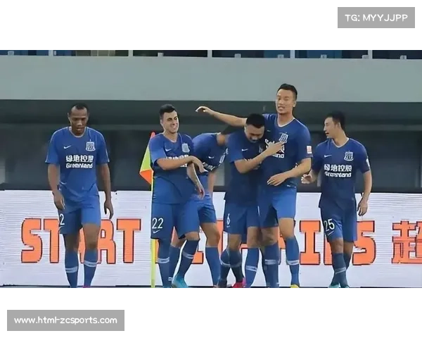 上海申花试训球员谢初筠在热身赛中获得出场机会